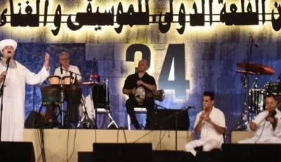 محمود التهامي يفتتح حفل مهرجان القلعة الدولي بأغنية «فرط الحب»