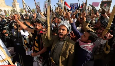 إعلام يمني: القوات الحكومية تقصف مواقع عسكرية ومنصات صواريخ للحوثيين في مأرب