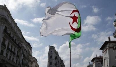 عبارة كان يرددها القذافي تطيح بمسؤول جزائري.. ما القصة؟