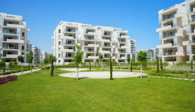 الإسكان تتابع أعمال التجميل والزراعة بكمبوند مزارين بالعلمين