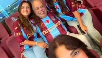 أسرة أشرف زكي وروجينا تساند محمد صلاح من مدرجات ملعب طرابزون