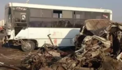 مصرع 9 وإصابة 8 إثر حادث تصادم ميني باص مع ميكروباص عمال بمطروح