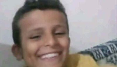 المشهد اليمني – سائق سيارة يدهس طفل حتى الموت أمام حديقة السبعين في العاصمة صنعاء (صورة)