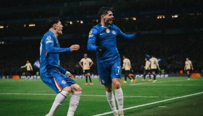 تشيلسي ينتزع فوزا مثيرا من فولهام 3-2 في الدوري الإنجليزي