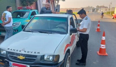 حملات مرورية بالغربية لضبط مخالفات نقل الركاب داخل الصندوق (صور)