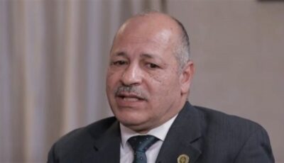 لماذا تجاهل ترامب تحذيرات الاستخبارات بشأن إغلاق مضيق هرمز؟ خبير استراتيجي يجيب