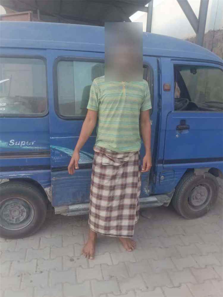 المشهد اليمني – ضربة أمنية موجعة.. تفاصيل الإطاحة بمتهم خطير واستعادة باص مسروق قبل تهريبه!