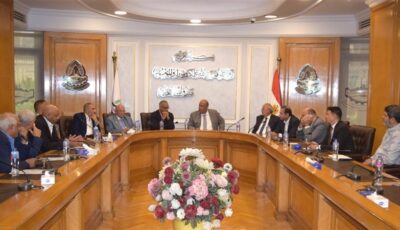 غرفة القاهرة تناقش استعدادات إقامة معرض «أهلًا مدارس» الرئيسي