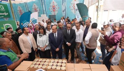 محافظ أسيوط ونبيلة مكرم يتفقدان قافلة “إيد واحدة” لدعم الأسر الأولى بالرعاية (فيديو)