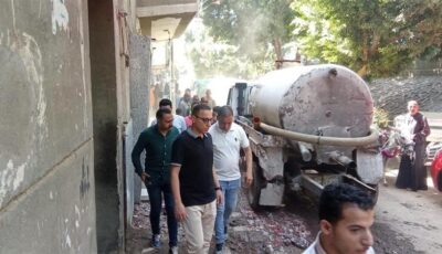 المياه الجوفية تغرق شوارع قرية منسافيس بالمنيا والدفع بـ 12 سيارة لشفط التجمعات