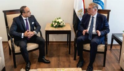 وزير البترول يبحث مع «هاليبرتون» زيادة الإنتاج بأساليب الحفر الأفقي والتكسير الهيدروليكي