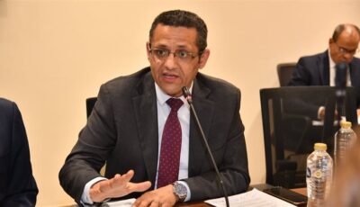 نقيب الصحفيين يحسم الجدل حول قيد شريف عامر: استلام الأوراق لا يعني القبول