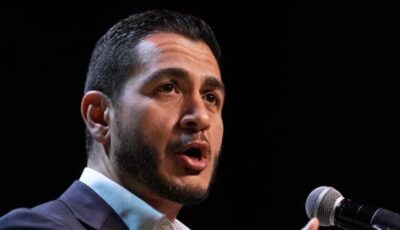 ذا جارديان: عبد الرحمن السيد يضع الديمقراطيين أمام اختبار حاسم قبل انتخابات الرئاسة الأمريكية