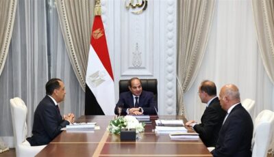 حزمة قرارات السيسي الجديدة.. تنفيذ حازم لتشريعات استغلال الأراضى.. تشكيل لجنة لتفقد الوضع ونفاذ المواطنين للشواطئ وحظر إقامة أى منشآت لمسافة 200 متر.. وتسليم الوحدات للحاجزين ومحاسبة المخالفين