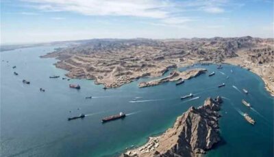 المشهد الدولي – البيت الأبيض: ترمب كان يمزح بشأن إعلان مضيق هرمز أرضا أميركية