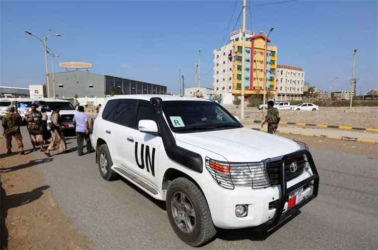 المشهد اليمني – مسؤولة يمنية: الحوثيون اختطفوا 163 موظفاً إغاثياً والمجتمع الدولي بات رهينة للمليشيا