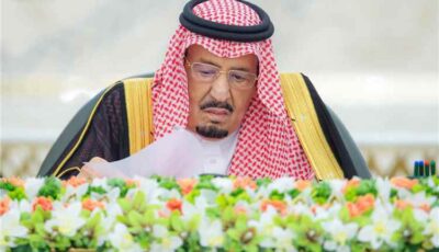 المشهد السعودي – خادم الحرمين الشريفين يرأس جلسة مجلس الوزراء في جدة