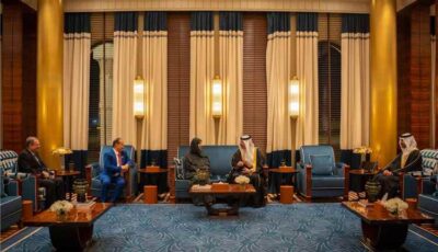 المشهد اليمني – وزيرة الخارجية اليمنية تبدأ جولة خليجية من البحرين لتعزيز التنسيق بشأن اليمن وأمن البحر الأحمر