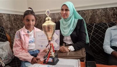 عباقرة الغد، قصة “رحمة” أول تلميذة تحصل على المركز الأول في الحساب الذهني بالصعيد (فيديو)