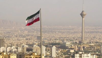 رئيس وزراء قطر في طهران لمحاولة إحياء المسار الدبلوماسي وخفض التصعيد