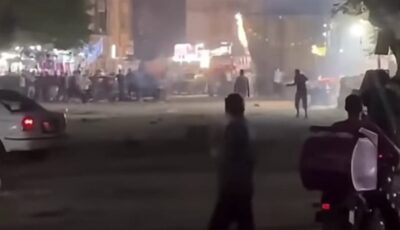 قفلوا الشارع، مشاجرة بالأسلحة البيضاء أمام مستشفى الصدر بالعمرانية، والأهالي يغلقون منازلهم ومحالهم (فيديو)