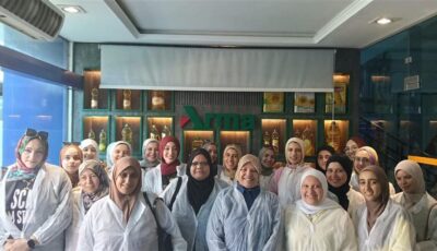جامعة بنها تنظم زيارة ميدانية لطلابها إلى مصانع العاشر من رمضان