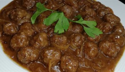طريقة عمل كرات اللحم بالصوص البنى، أكلة لذيذة وسهلة التحضير