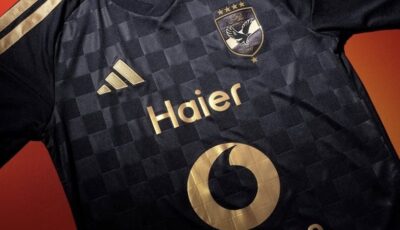 الأهلي يكشف عن قميصه الاحتياطي للموسم الجديد