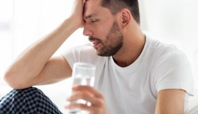 عادة بسيطة بنعملها كل ليلة.. قد تكون السبب وراء نومك المتقطع