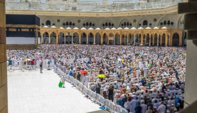 إمام المسجد الحرام يحث المسلمين على قضاء الحوائج وتفريج الكربات