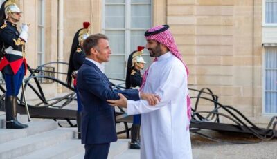 ولي العهد السعودي يصل الإليزيه ويبدأ مباحثات مع الرئيس الفرنسي