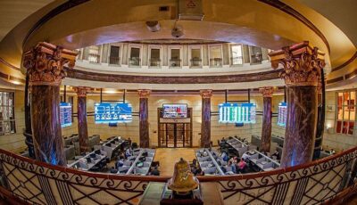 أخبار الاقتصاد اليوم: انخفاض سعر الذرة وارتفاع الردة والزيت وقفزة في الفراخ البلدي.. تمديد برنامج «رد الأعباء التصديرية» حتى نهاية ديسمبر.. البورصة تخسر 3 مليارات جنيه