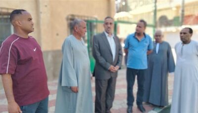 مدير رياضة قنا يتفقد ملعب مركز شباب الحلة بقوص (صور)