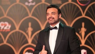 عمرو محمود ياسين يوجه رسالة إلى الله بشأن زوجته