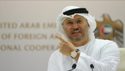 قرقاش: ما يتردد عن تسهيلات مالية لإيران وإلغاء إقامات العمالة غير صحيح