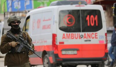 930 نقطة تفتيش إسرائيلية تحول سيارات الإسعاف في الضفة الغربية إلى عربات لنقل الموتى.. تحقيق لمجلة “972+” يرصد صعوبة وصول النساء الفلسطينيات الحوامل إلى المستشفيات