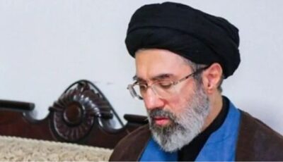 “لا تلمس الرجل بجانبك”.. كواليس لقاء بزشكيان بالمرشد الإيراني مجتبى خامنئي