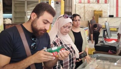 تشميع معمل مخللات وضبط دواجن منتهية الصلاحية في حملة مفاجئة بأسوان (صور)