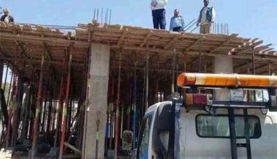 المشهد اليمني – في واقعة أثارت الجدل.. ماذا تفعل شرطة المرور داخل مواقع البناء في إب؟