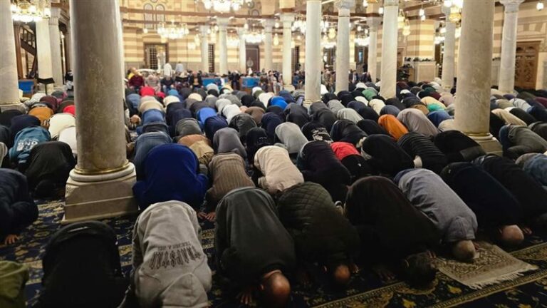 مواقيت الصلاة اليوم الإثنين 17 – 8 – 2026 في القاهرة والمحافظات