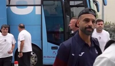 لحظة وصول محمد صلاح رفقة طرابزون سبور إلى إسطنبول لمواجهة قاسم باشا (فيديو)