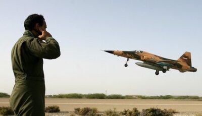 طهران تصعّد بشأن الطيارين المفقودين.. وتطالب قطر بالسماح لفريقها بالتحقيق