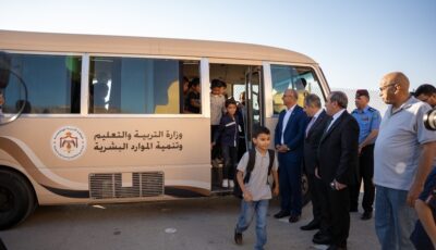 وزير الاستثمار يتابع ميدانيا مسار مشروع النقل المدرسي المجاني بالقويرة
