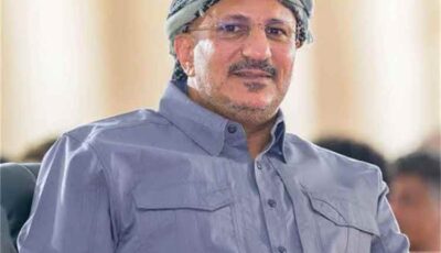 المشهد اليمني – صحفي يمني: بندقية طارق صالح في المخا والبرح هي بندقية كل يماني أصيل.. والوعد صنعاء