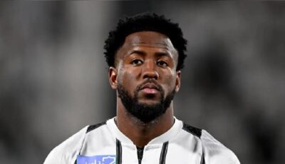 نادي الشباب يجدد عقد اللاعب عبدالله معتوق