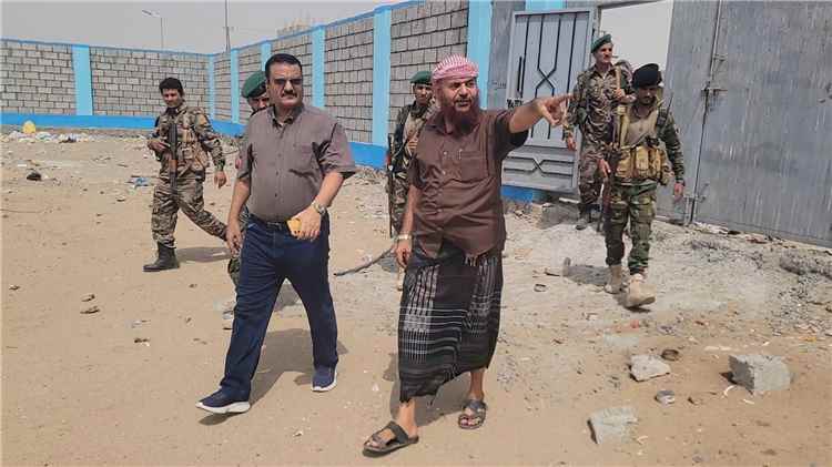 المشهد اليمني – عدن : مدير عام البريقة يوجه بإنشاء حديقة عامة في منطقة بئر أحمد