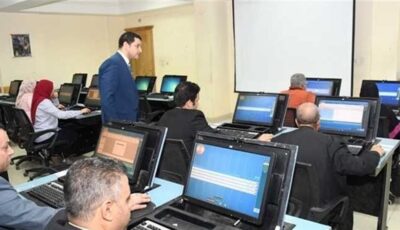قانون العمل الجديد، متى يلتزم صاحب العمل بتوفير السكن والانتقالات للعمال؟