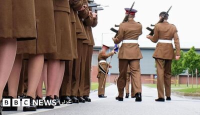 المملكة المتحدة: نساء يروين لبي بي سي قصص اغتصاب وإساءة في كلية عسكرية للمراهقين