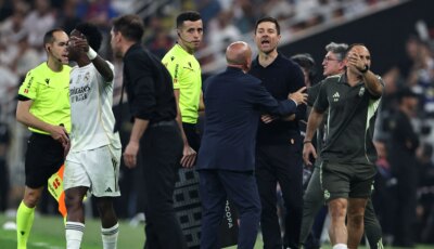 بينيتيز يفجرها: “السياسة” أطاحت بتشابي ألونسو من ريال مدريد