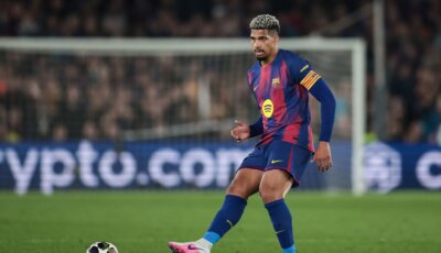 رسميا.. برشلونة يعلن انتقال أراوخو إلى ليفربول